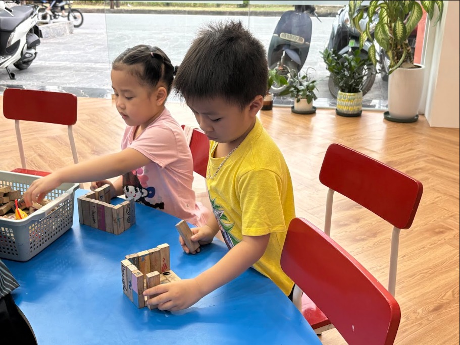 Giúp Con Tự Tin Giao Tiếp Tiếng Anh Tiểu Học